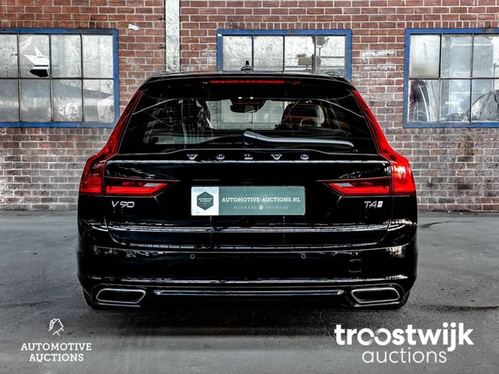 Volvo V90 R-Design 2.0 T4 Business Sport Auto