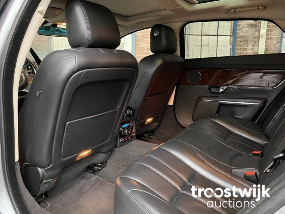Jaguar XJ 5.0 V8 Premium Luxury LWB Auto