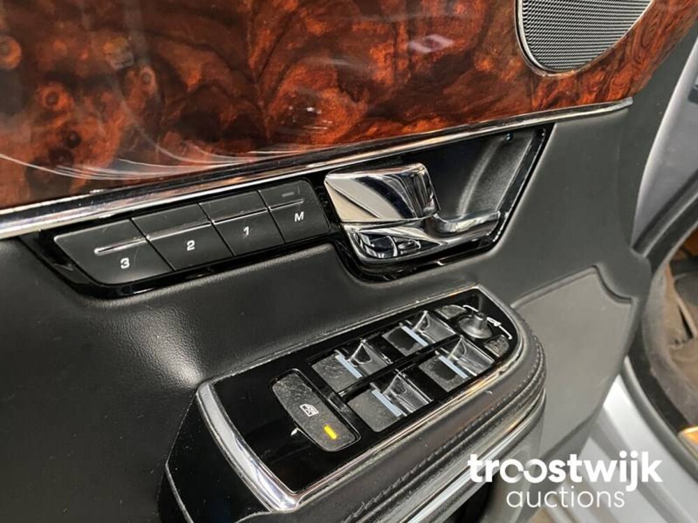 Jaguar XJ 5.0 V8 Premium Luxury LWB Auto