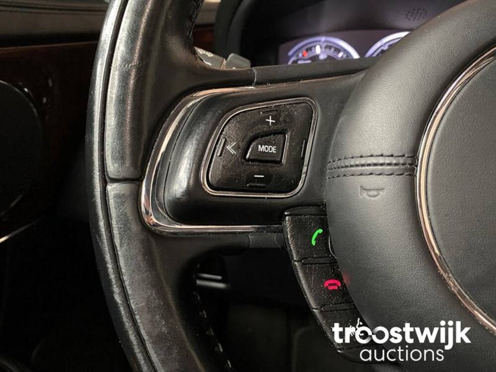 Jaguar XJ 5.0 V8 Premium Luxury LWB Auto