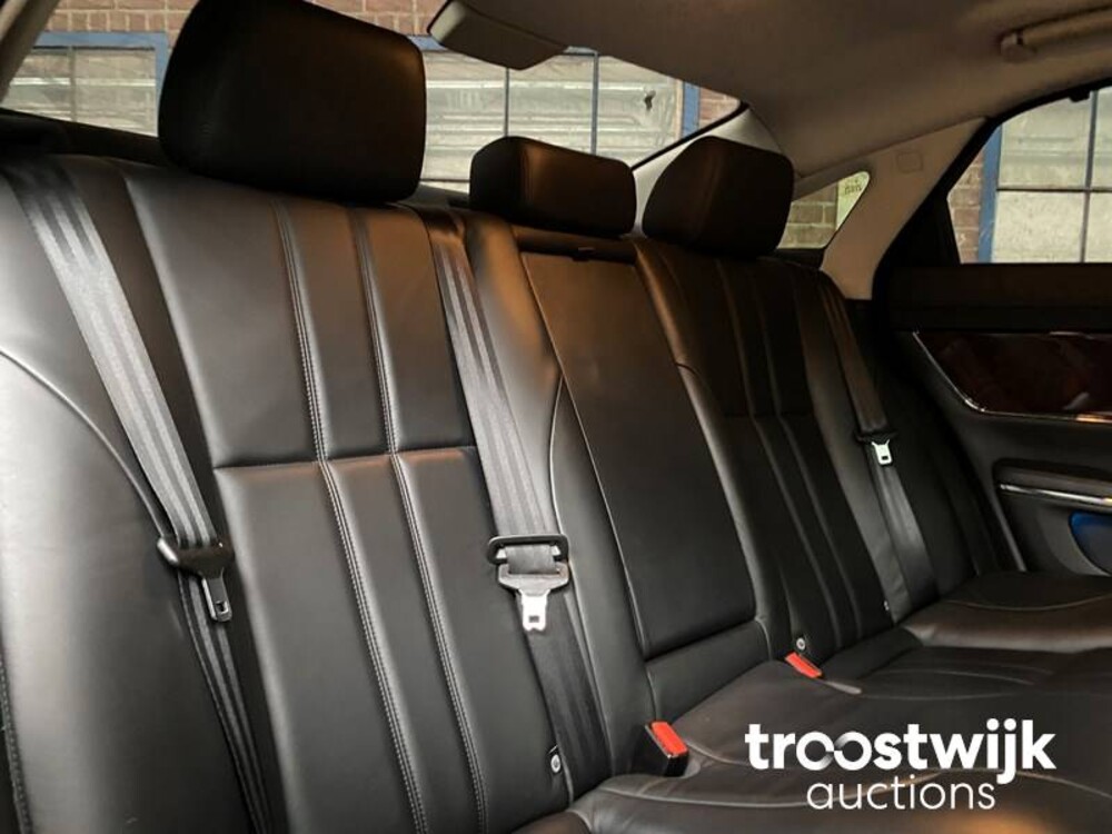 Jaguar XJ 5.0 V8 Premium Luxury LWB Auto