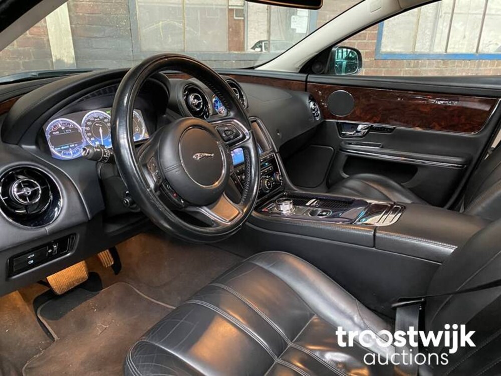 Jaguar XJ 5.0 V8 Premium Luxury LWB Auto