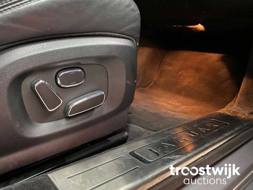 Jaguar XJ 5.0 V8 Premium Luxury LWB Auto