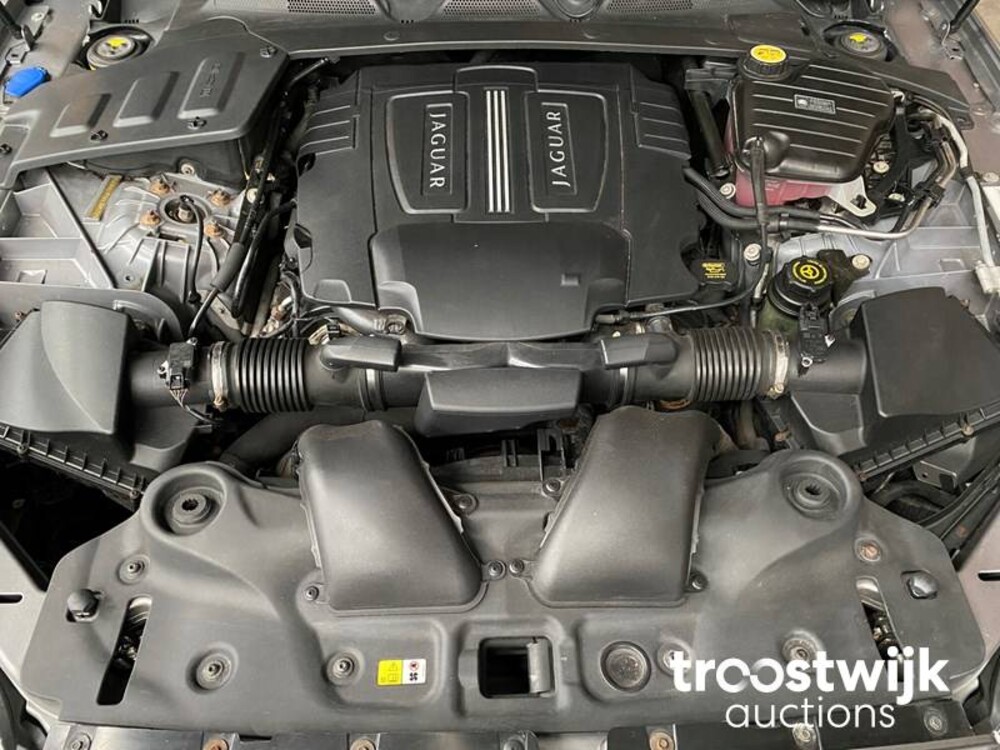 Jaguar XJ 5.0 V8 Premium Luxury LWB Auto
