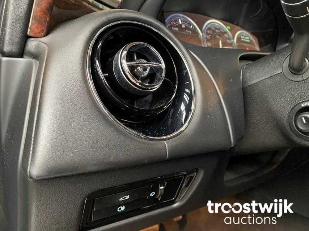 Jaguar XJ 5.0 V8 Premium Luxury LWB Auto