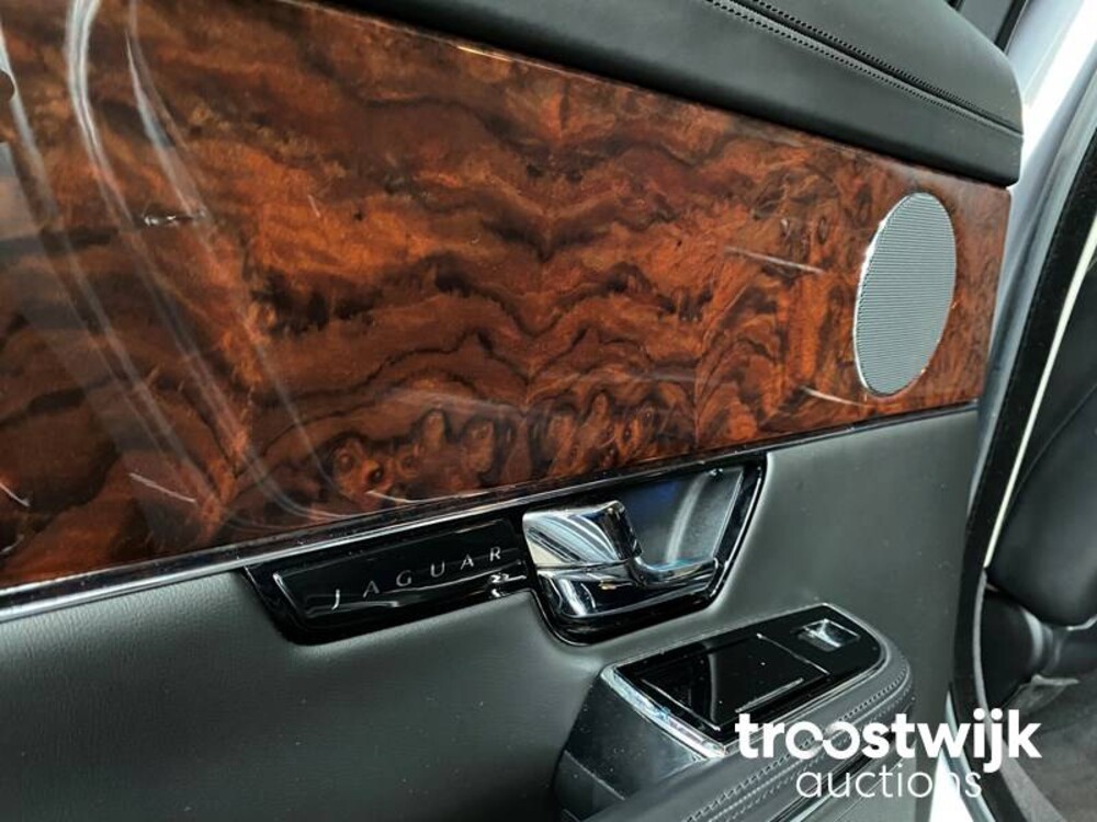 Jaguar XJ 5.0 V8 Premium Luxury LWB Auto
