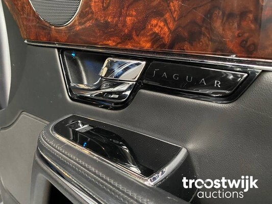 Jaguar XJ 5.0 V8 Premium Luxury LWB Car