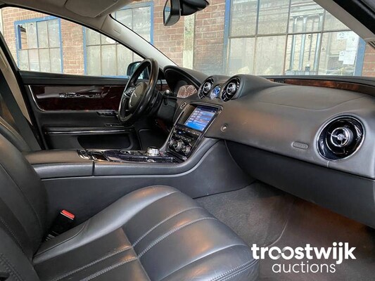 Jaguar XJ 5.0 V8 Premium Luxury LWB Car