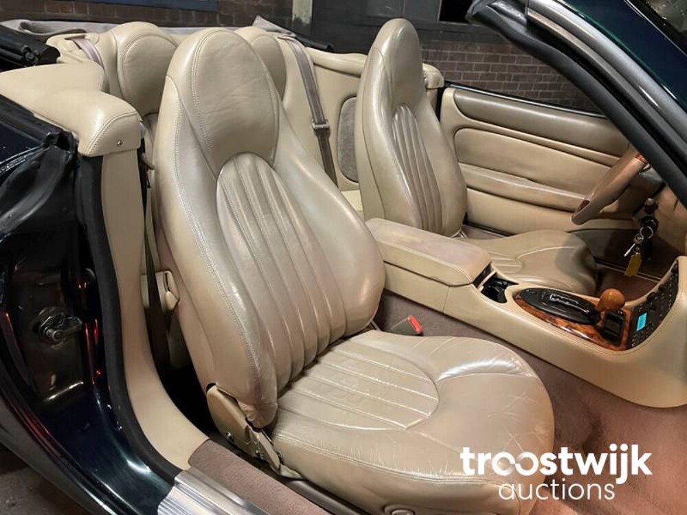 Jaguar XK8 4.0 V8 Convertible Auto