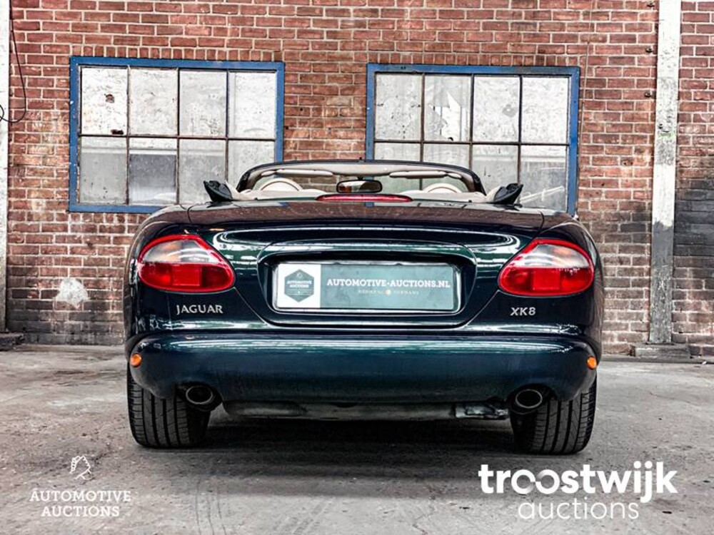 Jaguar XK8 4.0 V8 Convertible Auto