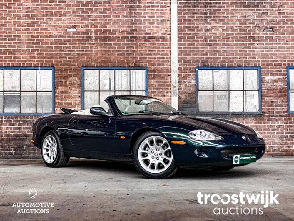 Jaguar XK8 4.0 V8 Convertible Auto