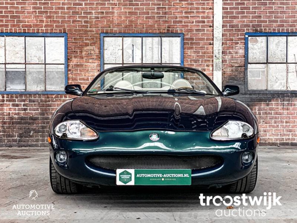 Jaguar XK8 4.0 V8 Convertible Auto