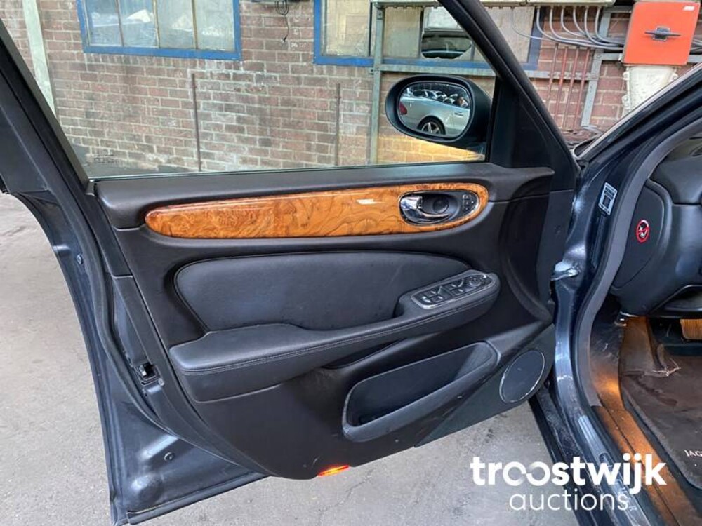 Jaguar XJ 3.5 V8 Executive Auto