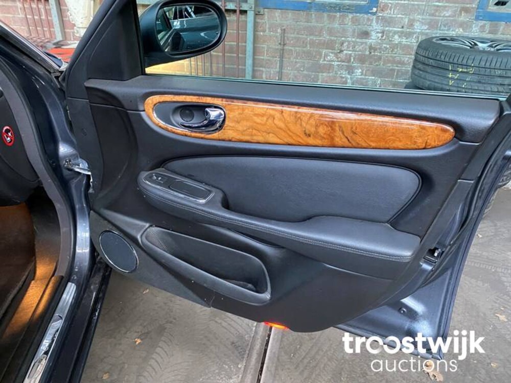 Jaguar XJ 3.5 V8 Executive Auto