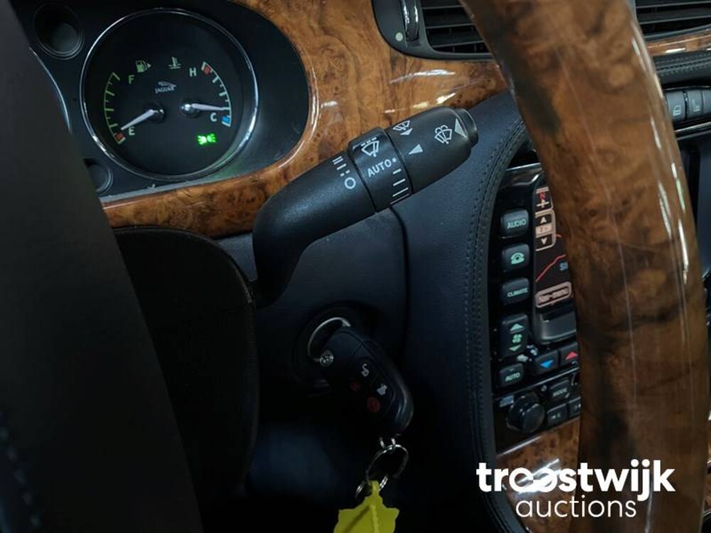 Jaguar XJ 3.5 V8 Executive Auto