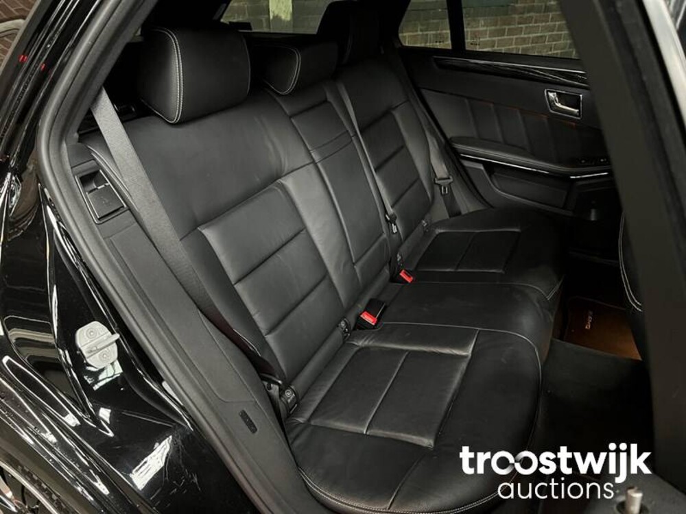 Mercedes-Benz E550 AMG 5.5 V8  Auto