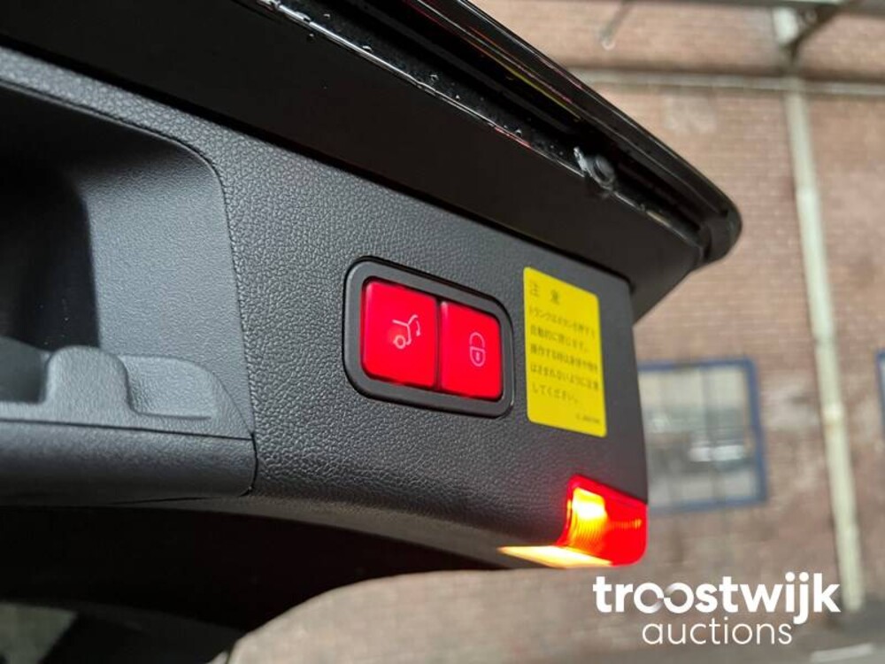 Mercedes-Benz E550 AMG 5.5 V8  Auto