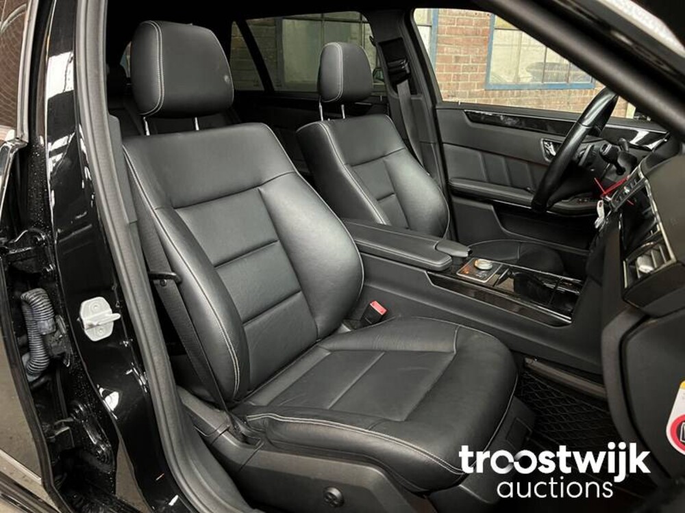 Mercedes-Benz E550 AMG 5.5 V8  Auto