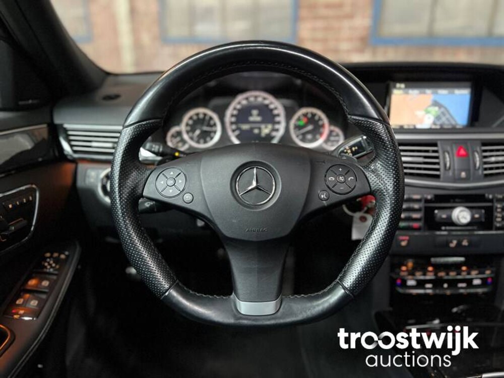 Mercedes-Benz E550 AMG 5.5 V8  Auto