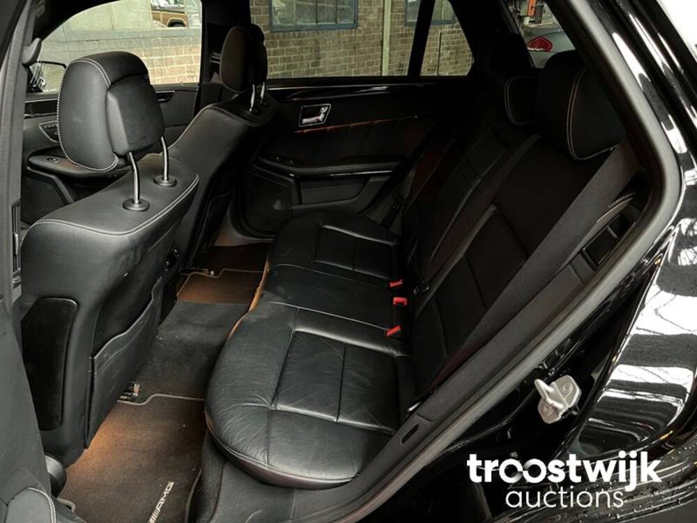 Mercedes-Benz E550 AMG 5.5 V8  Auto