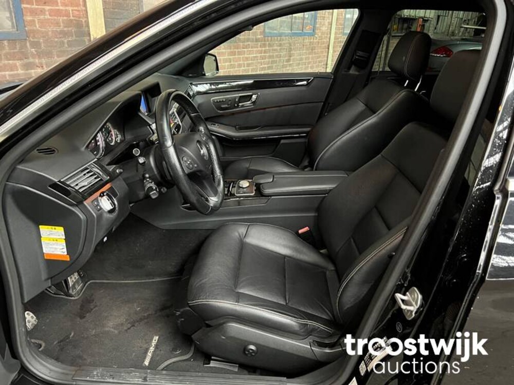 Mercedes-Benz E550 AMG 5.5 V8  Auto
