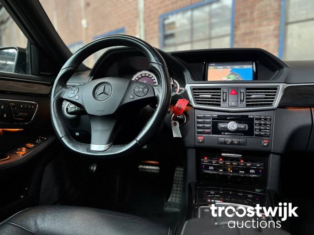 Mercedes-Benz E550 AMG 5.5 V8  Auto