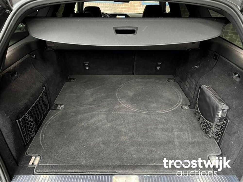 Mercedes-Benz E550 AMG 5.5 V8  Auto