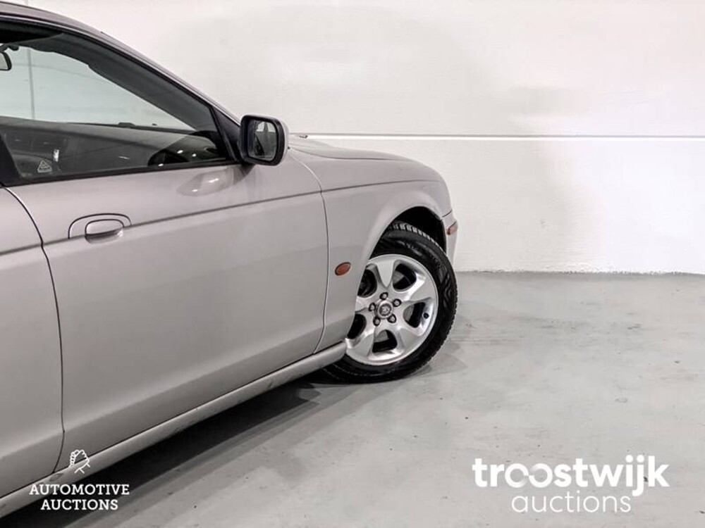 Jaguar S-type Executive 2.5 V6 Car