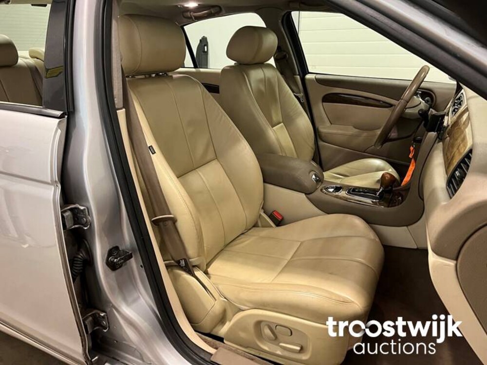 Jaguar S-type Executive 2.5 V6 Car