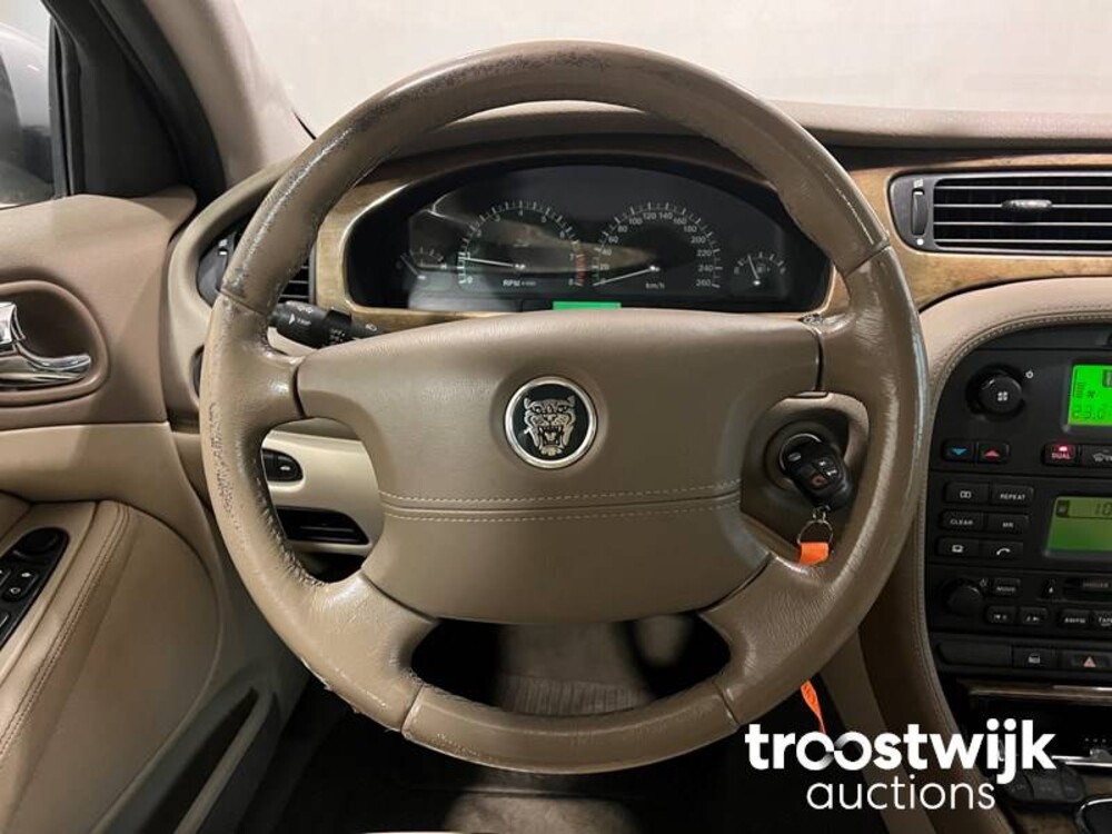 Jaguar S-type Executive 2.5 V6 Car