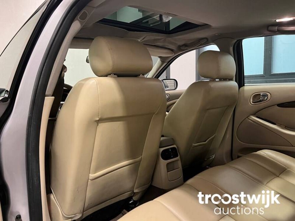 Jaguar S-type Executive 2.5 V6 Car