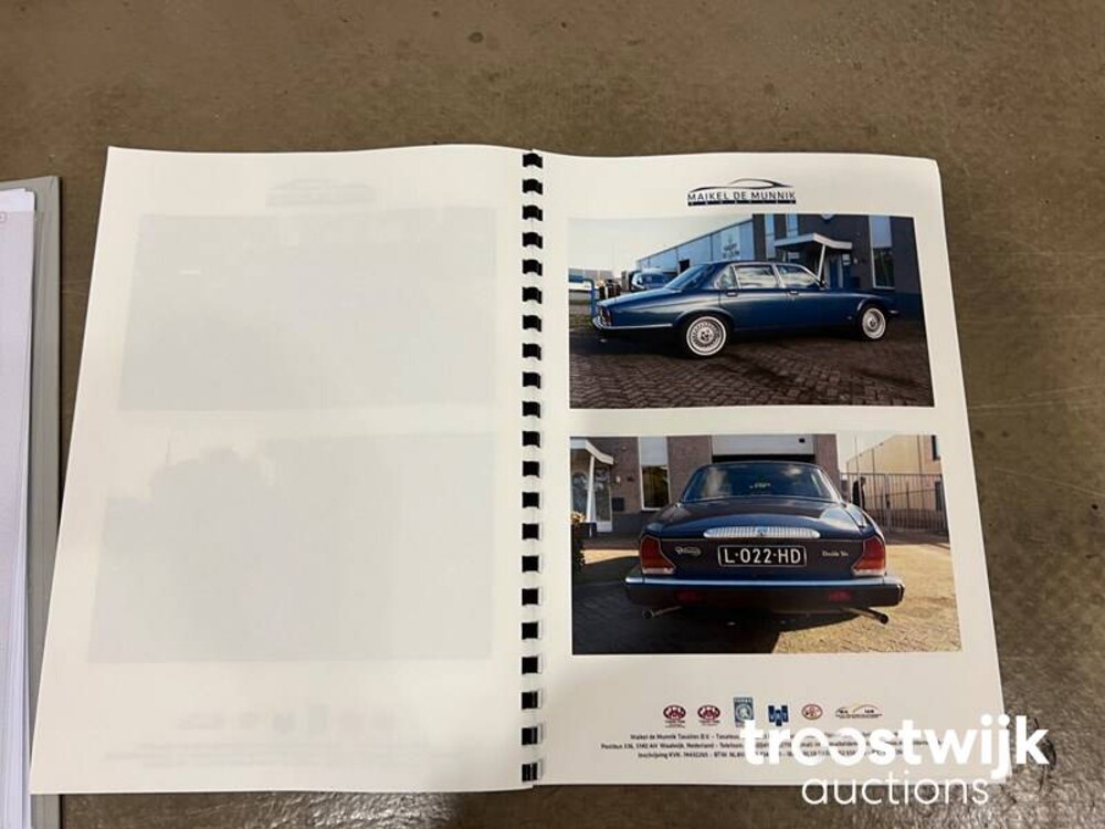 Daimler Double Six 6.0 V12 Serie 3 Car