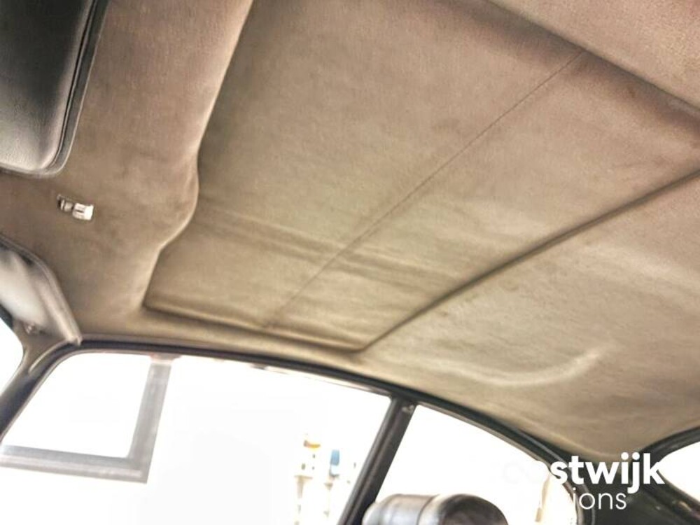 Jaguar E-Type Series III 5.3 V12 Car