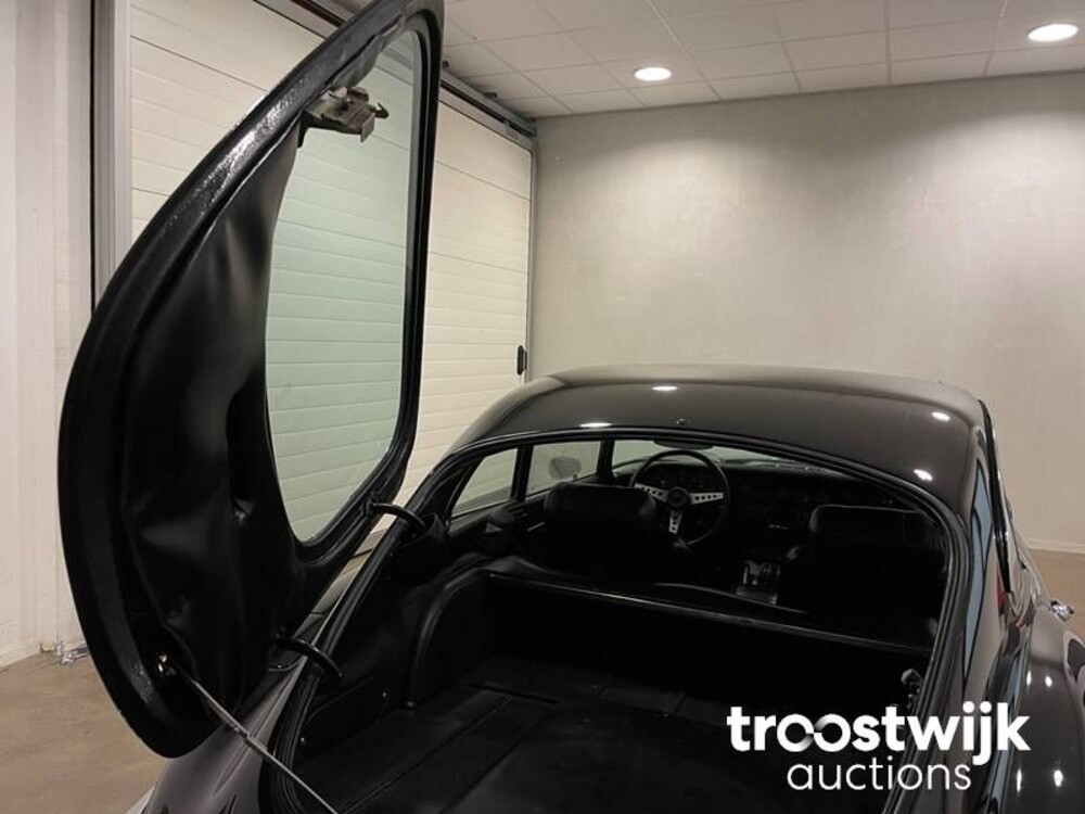 Jaguar E-Type Series III 5.3 V12 Car