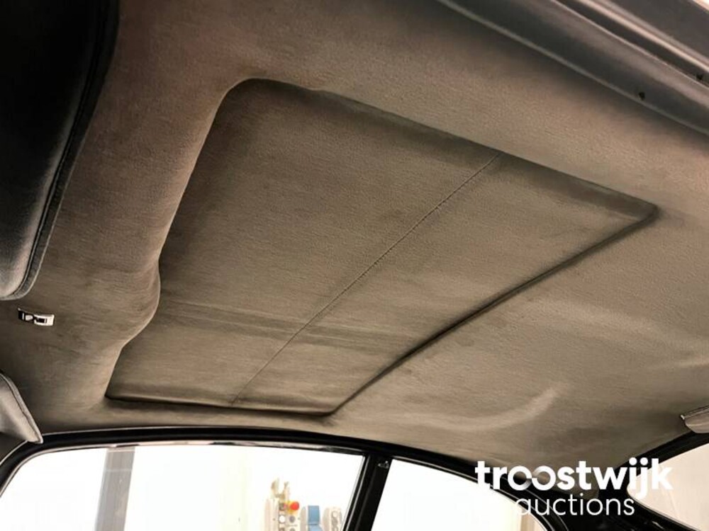 Jaguar E-Type Series III 5.3 V12 Car