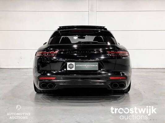 Porsche Panamera Sport Turismo Turbo S E-Hybrid 4.0 V8 Car