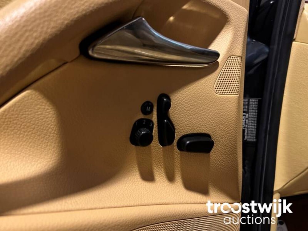 Mercedes-Benz Viano Brabus 4.4 V6 VIP Car