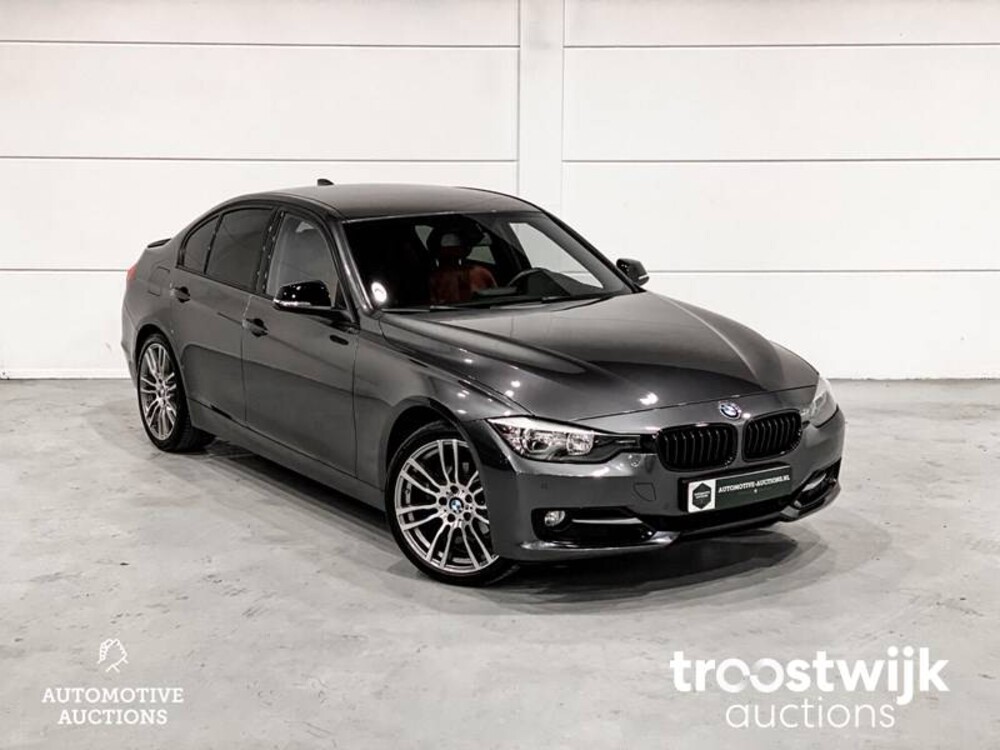 BMW 320i Executive Sportline 3-serie Car