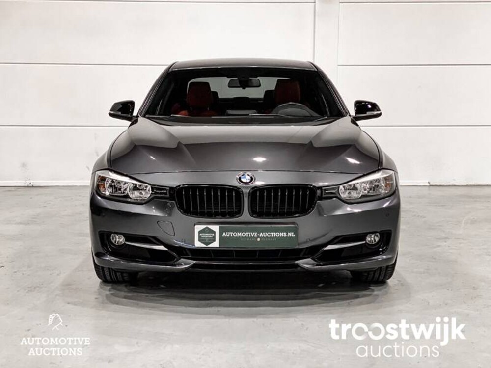 BMW 320i Executive Sportline 3-serie Car