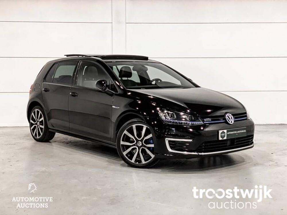 Volkswagen Golf GTE 1.4 TSI Car