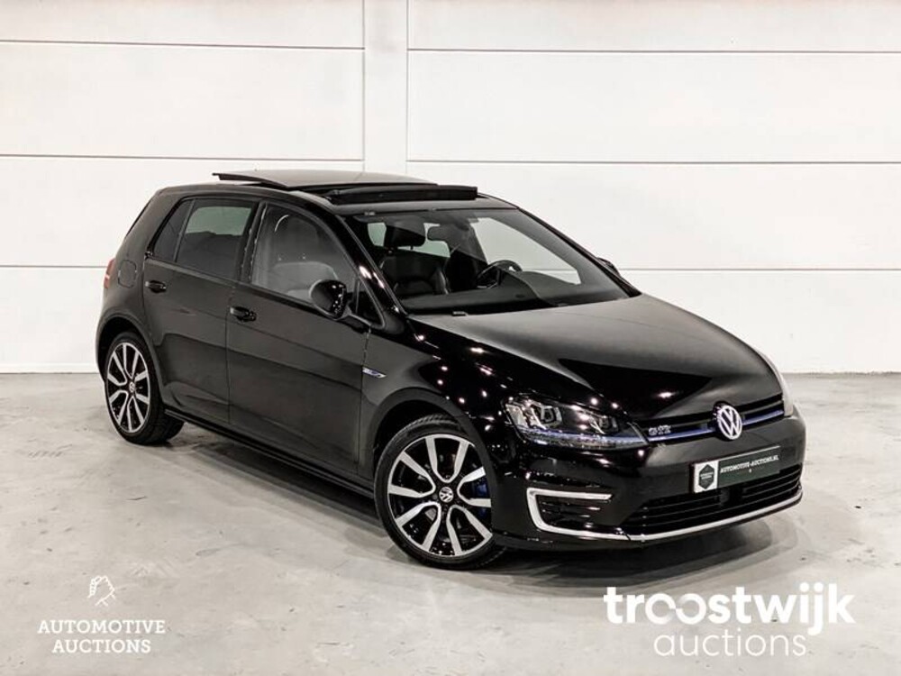 Volkswagen Golf GTE 1.4 TSI Car