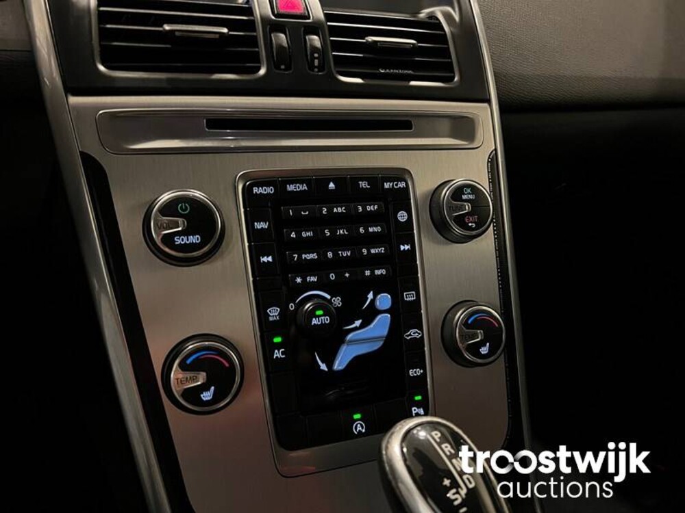 Volvo XC60 D3 R-Design 2.0 Car