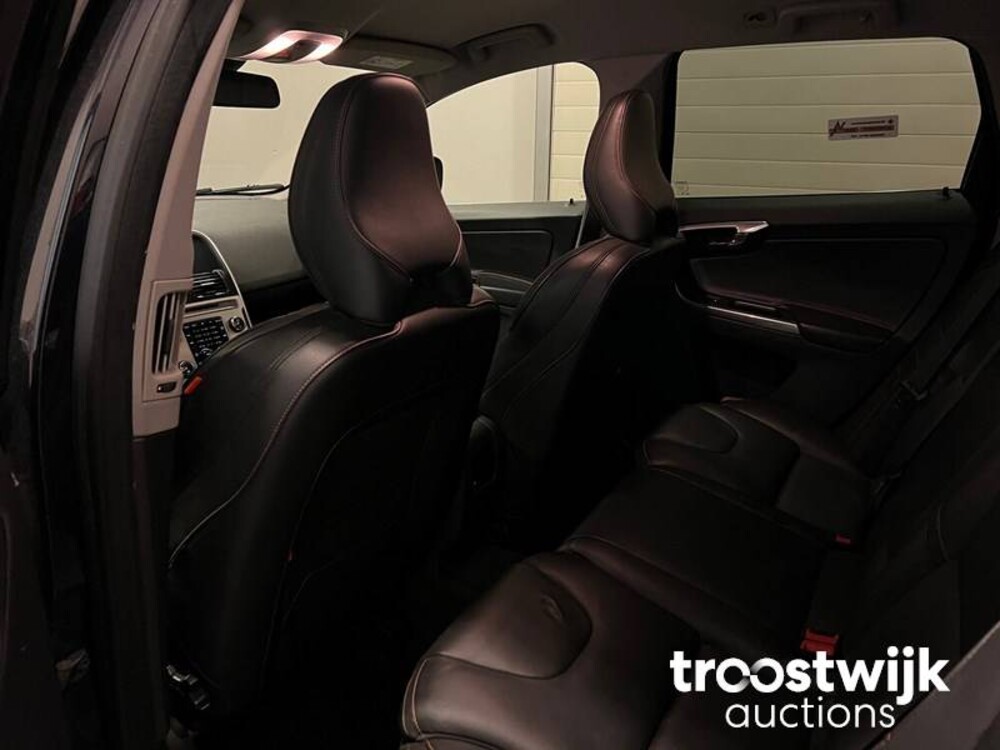 Volvo XC60 D3 R-Design 2.0 Car