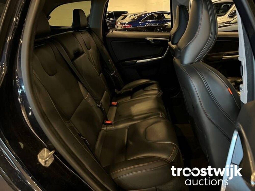 Volvo XC60 D3 R-Design 2.0 Car