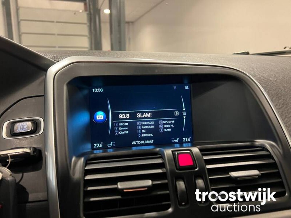 Volvo XC60 D3 R-Design 2.0 Car