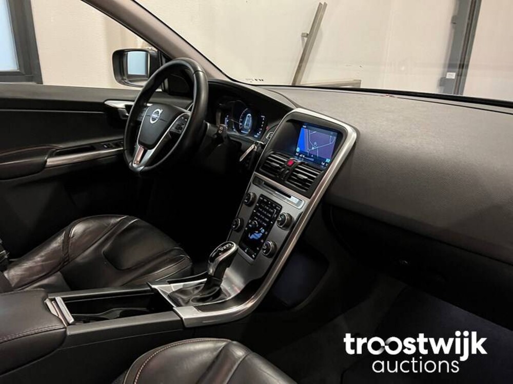 Volvo XC60 D3 R-Design 2.0 Car