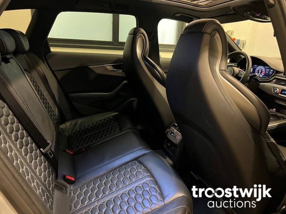 Audi RS4 2.9 V6 TFSI Quattro Car