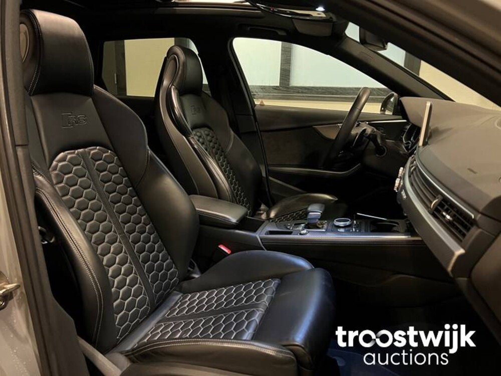 Audi RS4 2.9 V6 TFSI Quattro Car