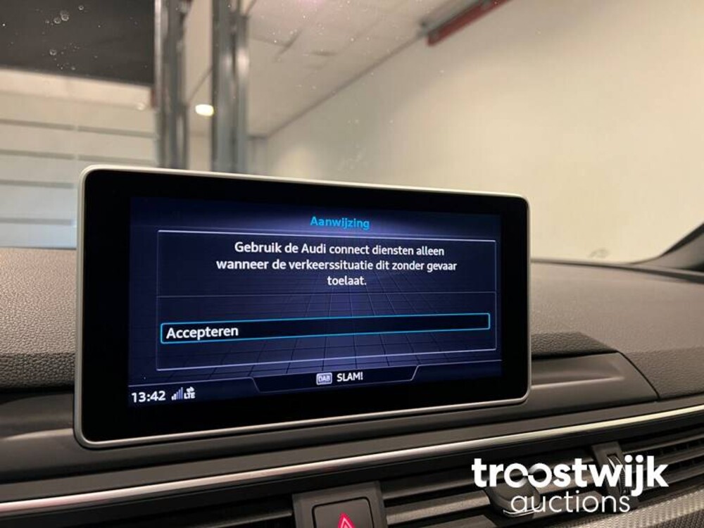 Audi RS4 2.9 V6 TFSI Quattro Car