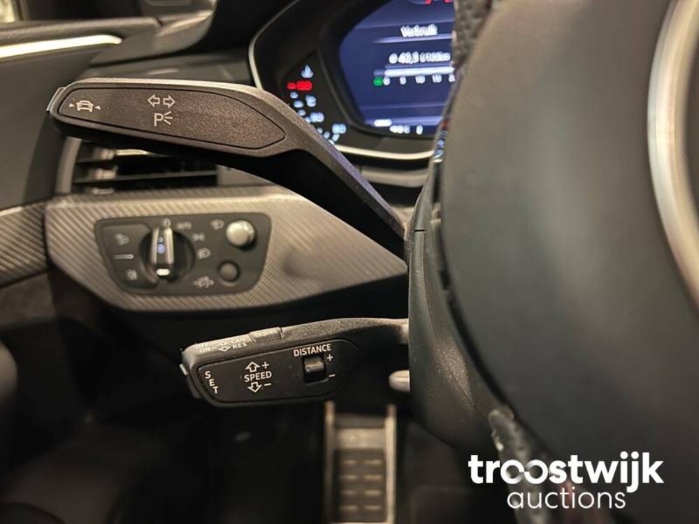 Audi RS4 2.9 V6 TFSI Quattro Car